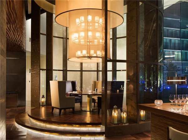 Khách sạn JW Marriott