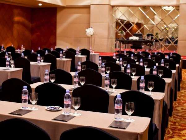 Khách sạn Sofitel Plaza Sài Gòn