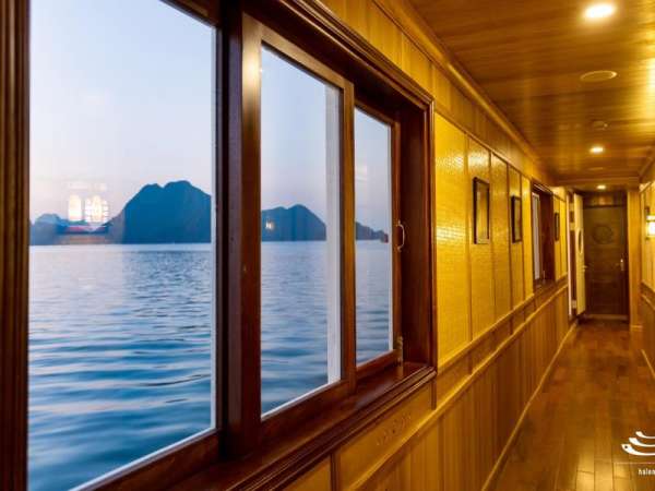 Bhaya Cruise Hạ Long