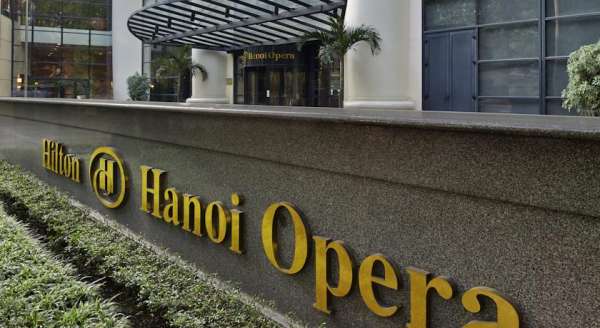 Khách sạn Hilton Opera