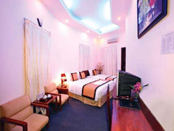 Khách sạn APT EZ Holiday