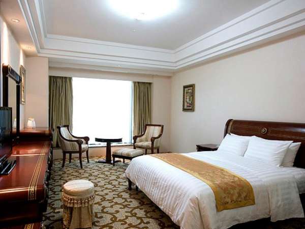 Khách sạn Grand Plaza