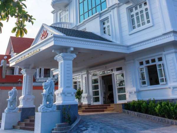 Khách sạn Royal Hạ Long - Hòn Gai