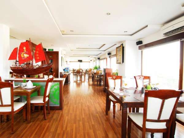 Khách sạn Family Inn