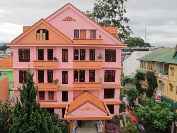 Biệt thự Nhà Hồng (Pink House)