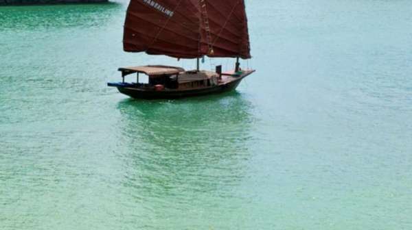 Tuấn Sailing Cruise