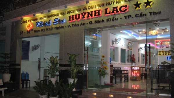 Khách sạn Huỳnh Lạc