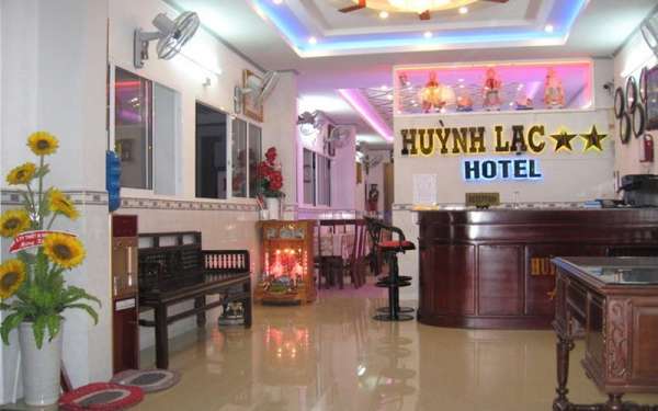Khách sạn Huỳnh Lạc