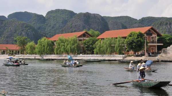 Động Tam Cốc Resort