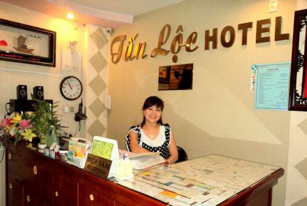 Khách sạn Tấn Lộc