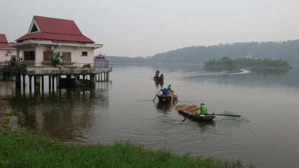 Nhà khách hồ Côn Sơn