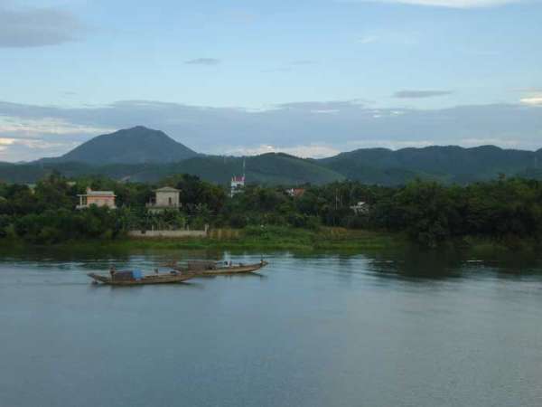 Sông Hương – Núi Ngự
