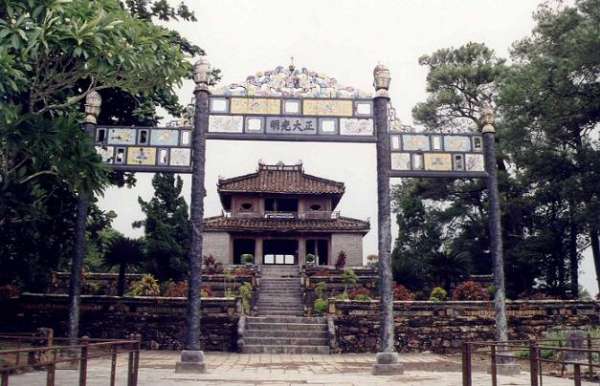 Lăng Minh Mạng | Khám phá kiến trúc lăng mộ đẹp nhất Cố Đô Huế