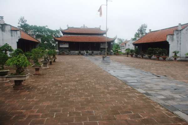 Đền thờ Nguyễn Công Trứ
